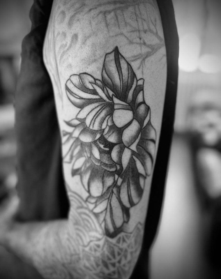 tatouage, tattooink, arttatoo, tattooartist ,blackwork ,tattooflash #flashtattoo ,tatuaje, mandala, dotwork, floral, géométrique